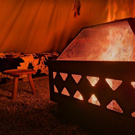 Teepee Camp Lounky Hotel Chodouny Buitenkant foto