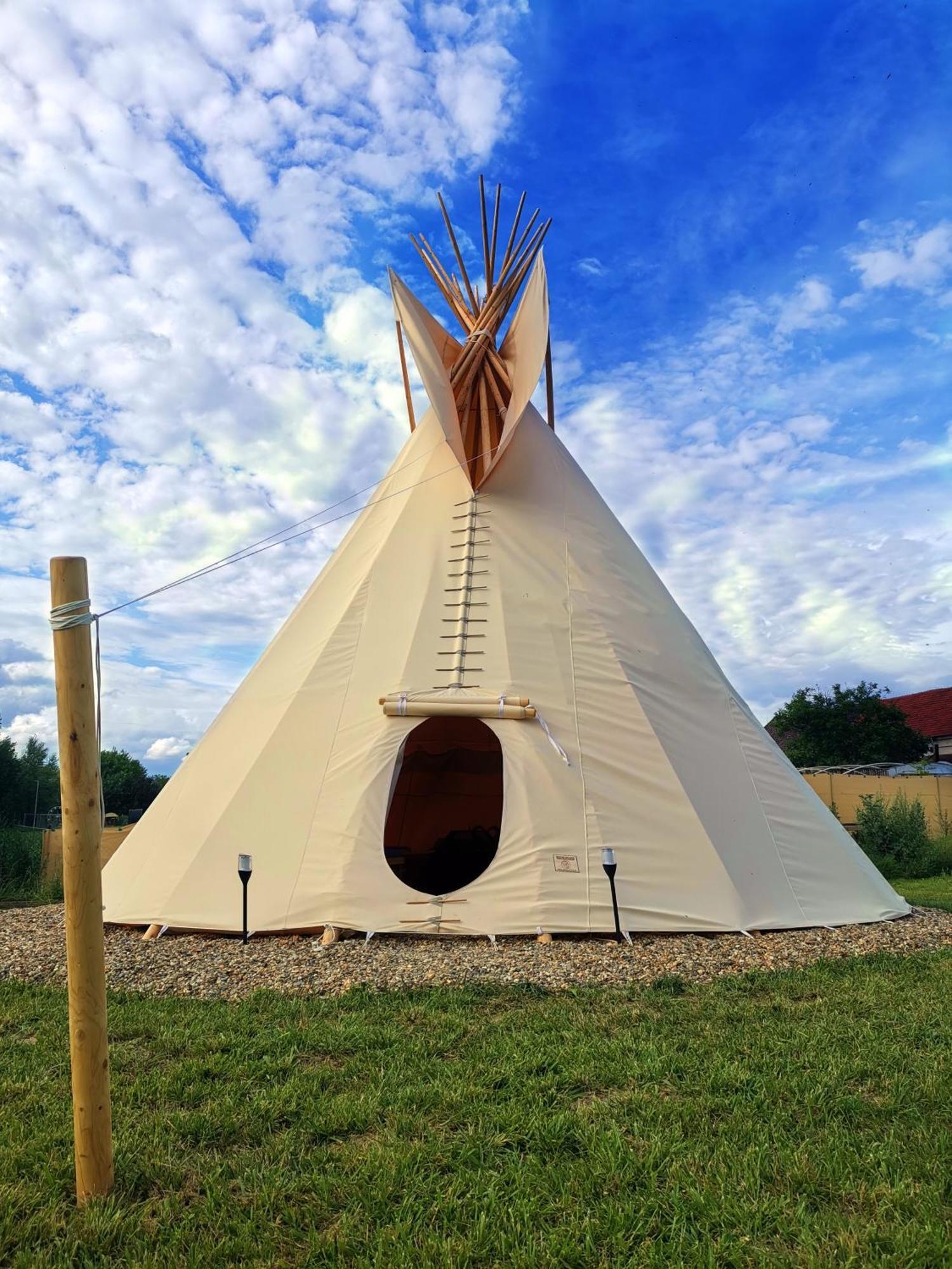Teepee Camp Lounky Hotel Chodouny Buitenkant foto