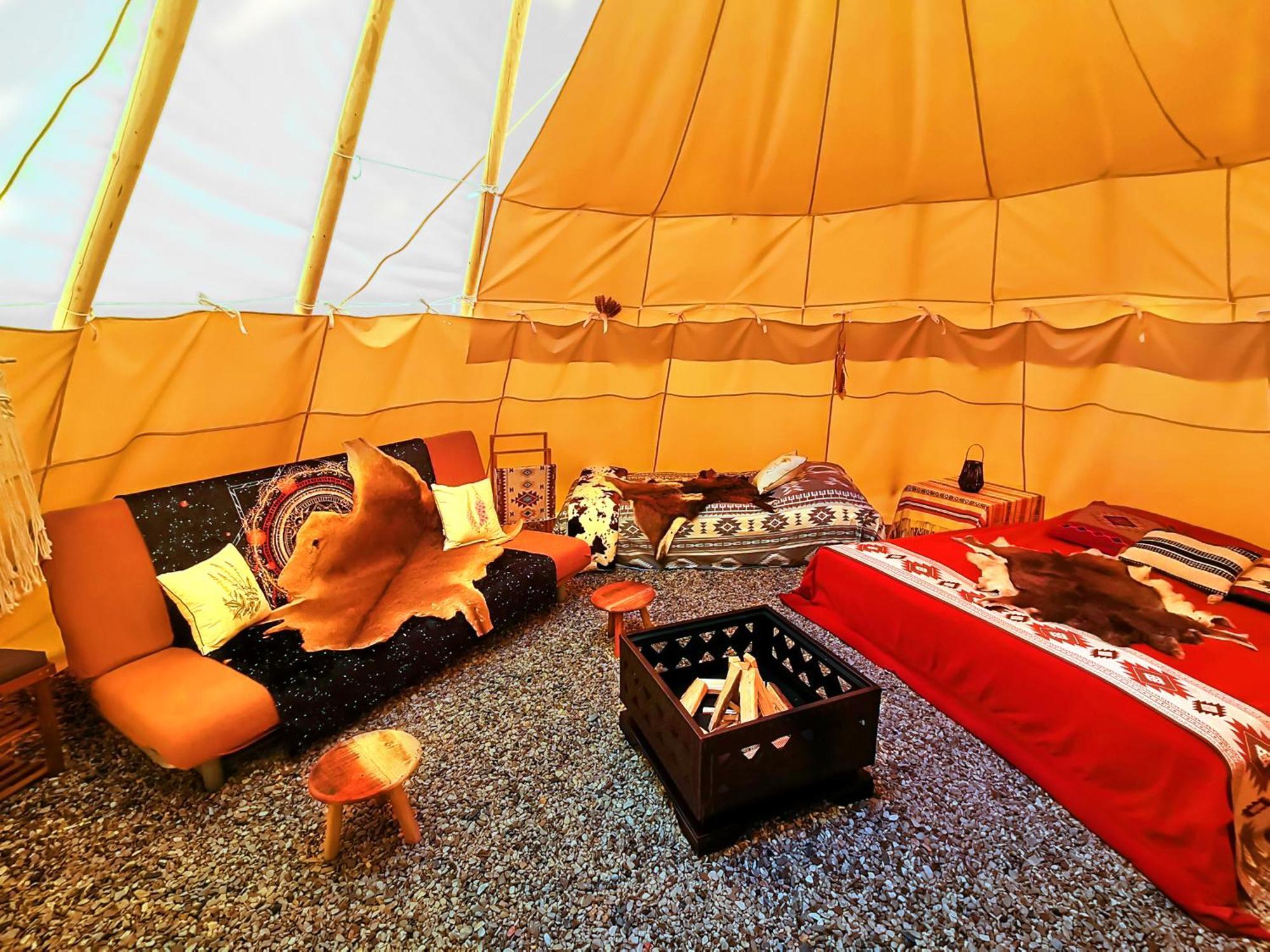 Teepee Camp Lounky Hotel Chodouny Buitenkant foto