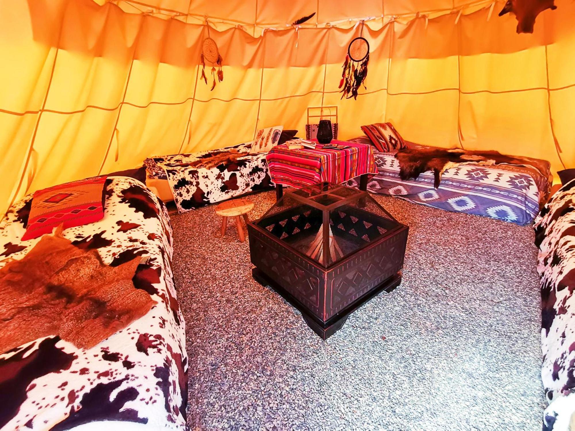 Teepee Camp Lounky Hotel Chodouny Buitenkant foto